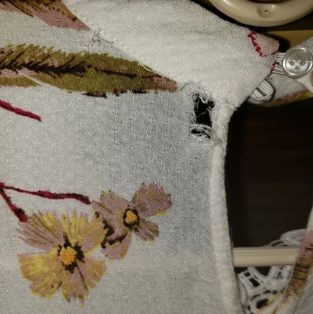 Girls long sleeve, bare shoulder blouse - Picture 7 of 8